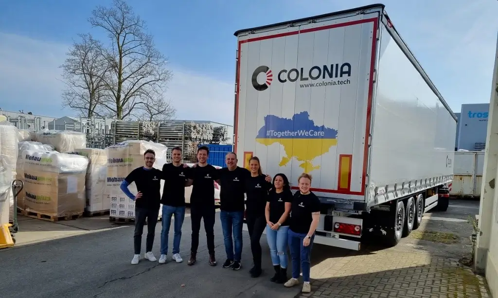 Colonia stellt Sattelzugmaschine und Auflieger für Ukraine-Transporte zur Verfügung